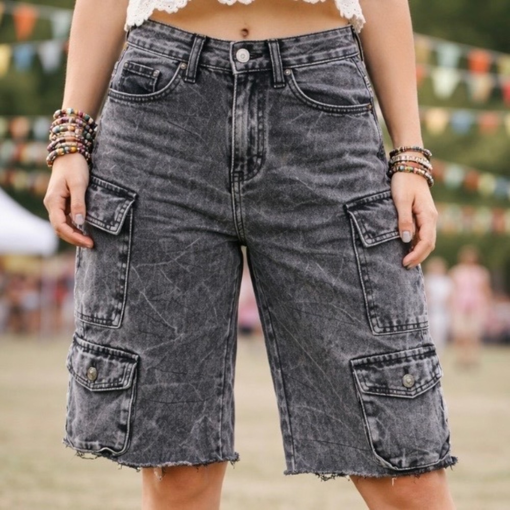 Rise Supply Co Grey Acid‎ Wash Cargo Shorts Womens Size 1 Denim Cut Off Bermudas